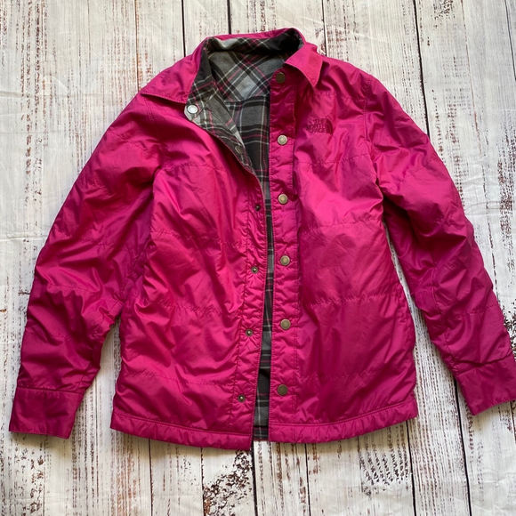 Boys The North Face Reversible Pink Plaid Weather Resistant Flannel Jacket - Picture 2 of 3